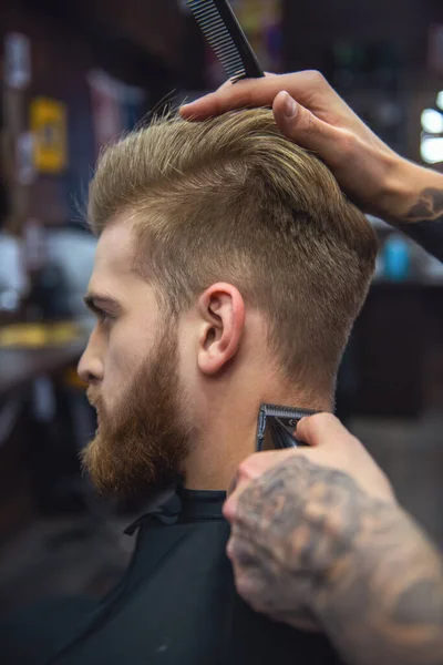 Side View Handsome Bearded Man Getting Haircut Hairdresser Barbershop — Stock Photo, Image