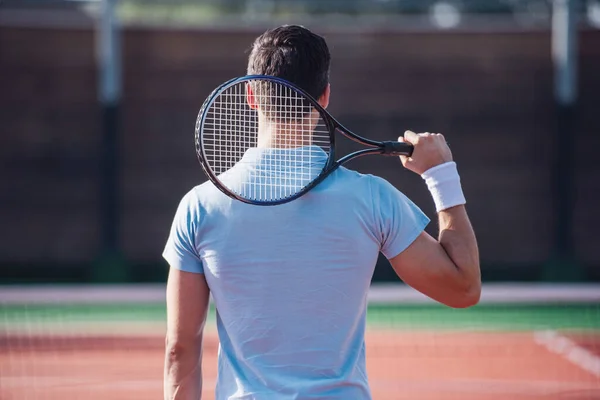 Rückansicht Eines Jungen Mannes Mit Tennisschläger Beim Tennisspielen Freien — Stockfoto