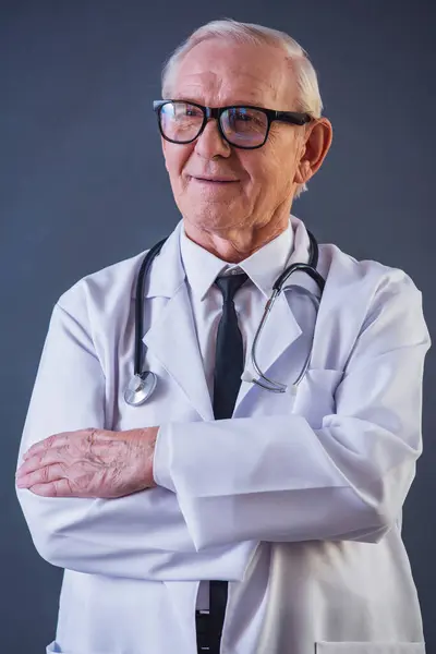 Handsome Old Doctor Medical Coat Eyeglasses Smiling While Standing Crossed — Stock Photo, Image