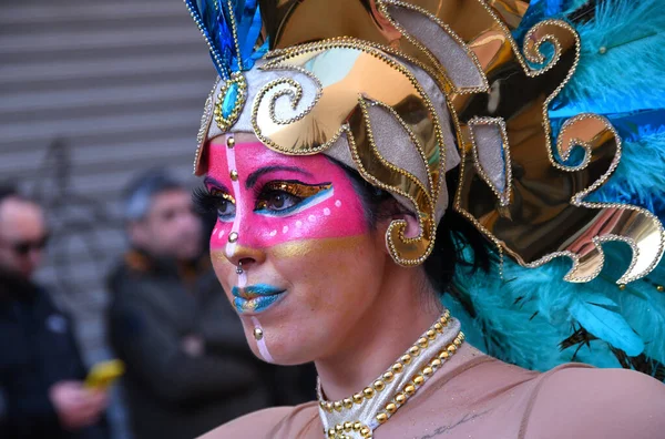 Torrevieja Spain February 2023 Participants Dressed Colorful Carnival Costumes Street — Foto de Stock