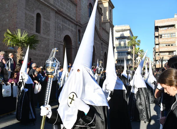 托雷维耶亚 西班牙 2023年4月7日 纳萨雷斯人团体在斯派的托雷维耶亚举行的圣周游行 — 图库照片