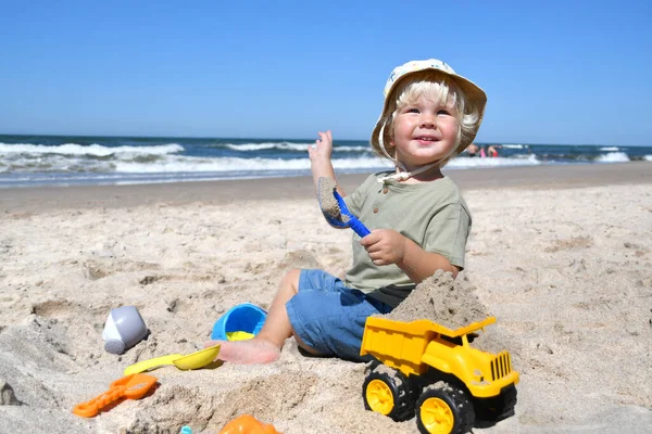 Little Happy Bpy Playing Toys Baltic Sea Beach — Stock Photo, Image