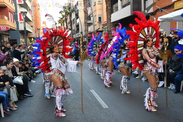 Торревьея Испания Февраля 2024 Года Участники Ежегодного Карнавального Парада Марди Лицензионные Стоковые Изображения