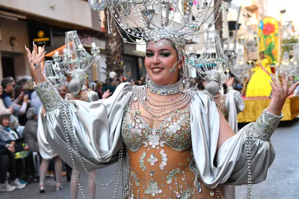 Torrevieja Spanien Februari 2024 Deltagare Den Årliga Karnevalsparaden Mardi Gras Stockfoto