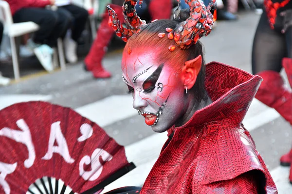 Torrevieja Spanien Februar 2024 Teilnehmer Des Jährlichen Karnevalsumzugs Mardi Gras Stockbild