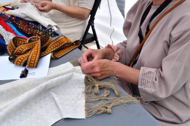 Klaipeda, Litvanya - 28 Haziran 2024: Ringa Festivali. Geleneksel Litvanya halk sanatları