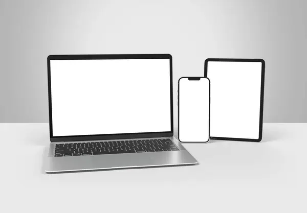 프랑스 2023년 출시된 Apple Macbook Air Iphone Ipad Pro Silver 스톡 이미지