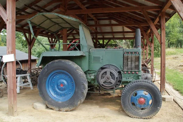 Старий Трактор Ферми 1950 Років — стокове фото
