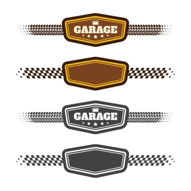 Lastik izleri ve damalı desenli Grunge garaj etiketleri. Onarım ve servis logosu ve sembolleri
