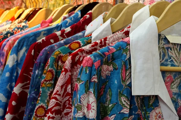 Close Indian Traditional Dress Display Hangers Shop — Zdjęcie stockowe