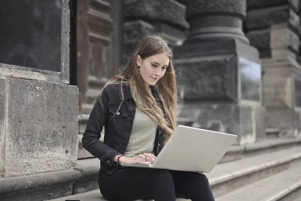 Young Woman Sitting Stairs School Uses Computer — Stock Photo, Image