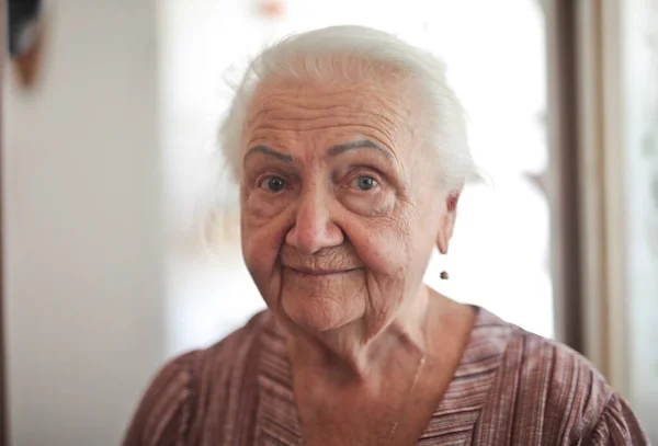 Πορτρέτο Μιας Γριάς Καυκάσιας Γυναίκας — Φωτογραφία Αρχείου