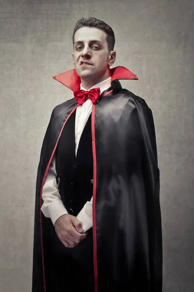 Portret Van Een Jongeman Vermomd Als Dracula — Stockfoto