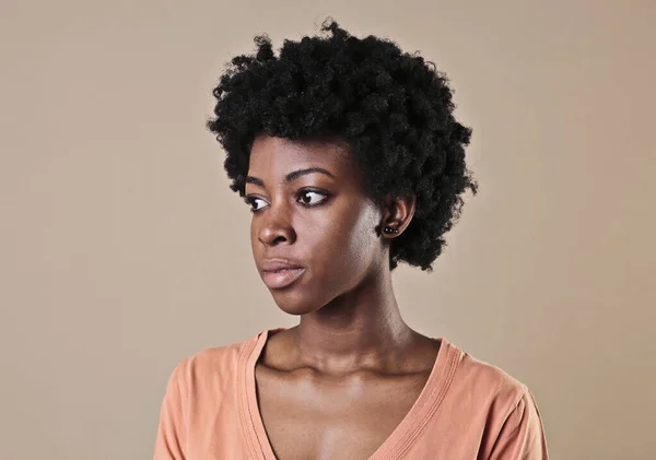 Portrait Une Jeune Femme Noire — Photo