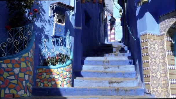 Szczegóły Ulicy Niebieskimi Schody Malowane Domy Chefchaouen Maroko Medyna Chefchaouen — Wideo stockowe