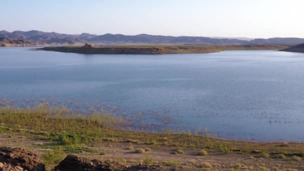 Водохранилище Плотины Эль Мансур Эддаби Уарзазазате Марокко Низкоуровневая Вода Засуха — стоковое видео
