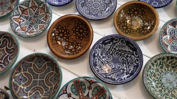 Fez Maroko Lipca 2022 Tradycyjne Talerze Ceramiczne Maroka Wystawie Sklepie — Wideo stockowe