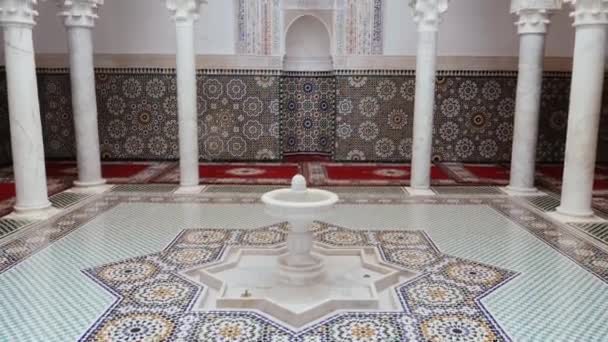 Meknes Marokko Juli 2022 Interieur Van Het Mausoleum Van Moulay — Stockvideo