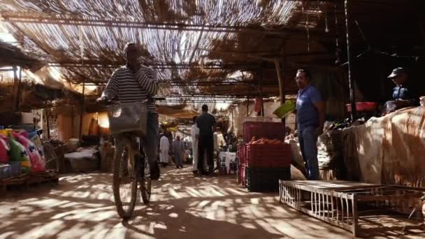 Rissani Maroko Října 2023 Nedělní Trh Lidmi Nakupujícími Turistické Stránky — Stock video