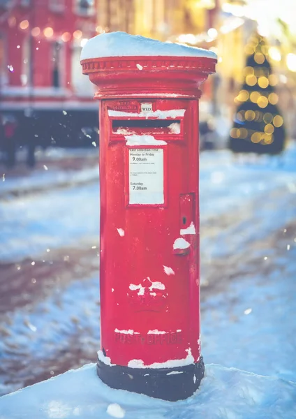 Traditional Red British Royal Mail Post Box Snowy Village Christmas — Stock Photo, Image