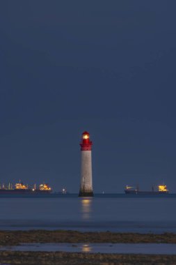Ile de Re yakınlarındaki Phare de Chauvea gemileriyle La Rochelle, Pays de la Loire, Fransa
