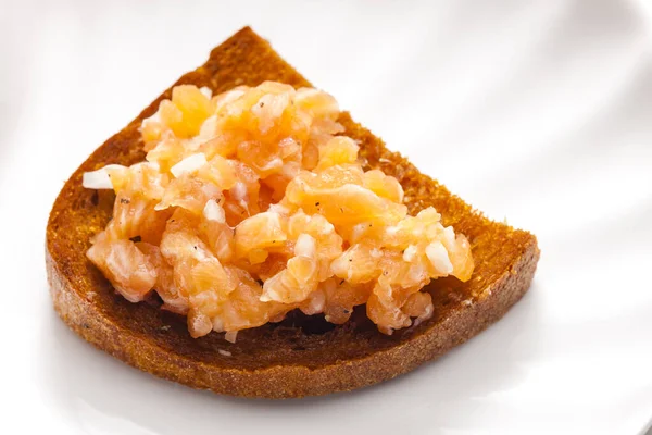 Salmon Tartar Fried Bread — Stock Photo, Image