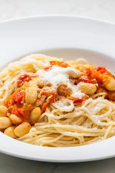 Spaghetti Med Tomatsås Och Bönor — Stockfoto