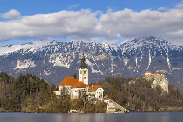 Bled Lago Con Bled Catle Iglesia Invierno Alpes Julianos Fondo —  Fotos de Stock