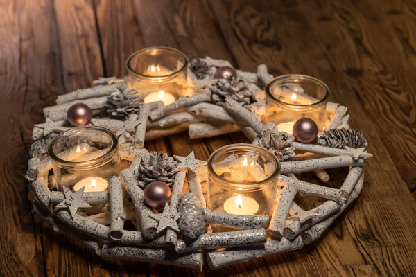 Weißer Adventskranz Mit Kerzen — Stockfoto