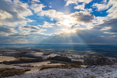 Mikulov yakınlarındaki kış manzarası, Palava bölgesi, Güney Moravya, Çek Cumhuriyeti