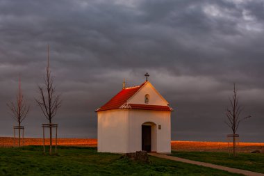 Chvalovice 'de küçük bir kilise, Güney Moravya, Çek Cumhuriyeti