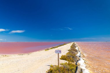 Camargue bölgesindeki Salin de Giraud, Provence, Fransa