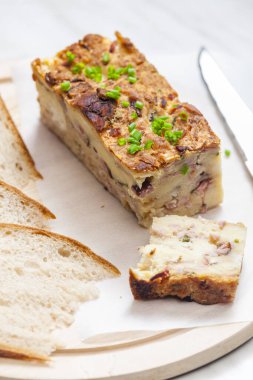 Tipik Çek Paskalyası jambon ve soğanla doludur.