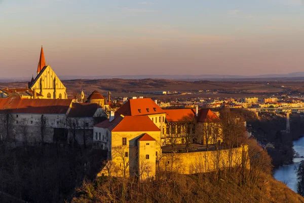 チェコ共和国南モラヴィアの歴史ある町ズノイモ — ストック写真