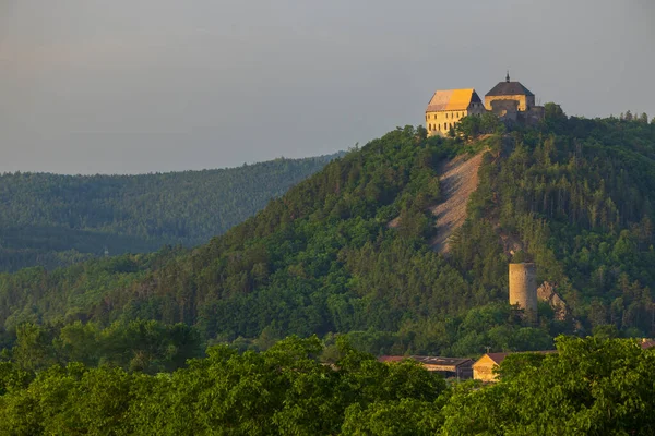 Замок Токник Руинами Зебрака Средняя Азия Чехия — стоковое фото