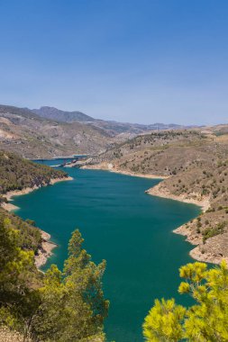 Su Barajı Kuralları (Embalse de Rules), Sierra Nevada, Endülüs, İspanya