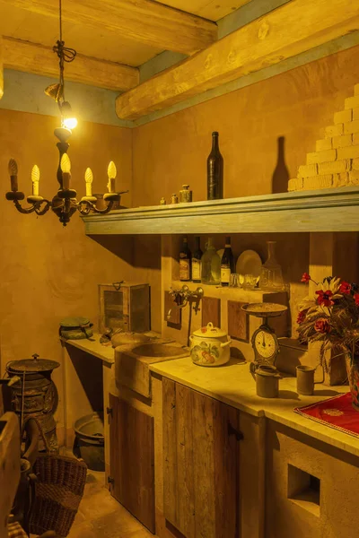 イタリアのピエモンテ州にある伝統的なワイン製造装置 — ストック写真