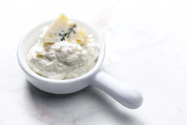 Mavi Peynir Sosuyla Dolu Bir Hayat — Stok fotoğraf