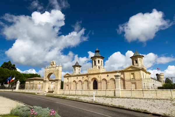 Viñedos Con Chateau Cos Estournel Burdeos Aquitania Francia —  Fotos de Stock