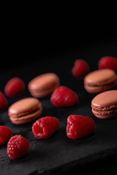 Macaron Diversi Colori Sfondo Nero — Foto Stock