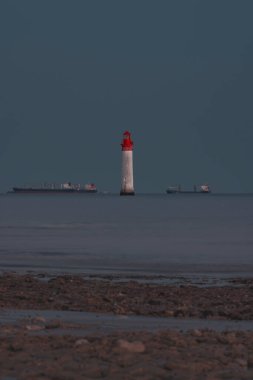 Ile de Re yakınlarındaki Phare de Chauvea gemileriyle La Rochelle, Pays de la Loire, Fransa