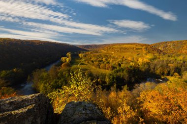 Hnanice yakınlarındaki Nine Mills Viewpoint, NP Podyji, Güney Moravya, Çek Cumhuriyeti