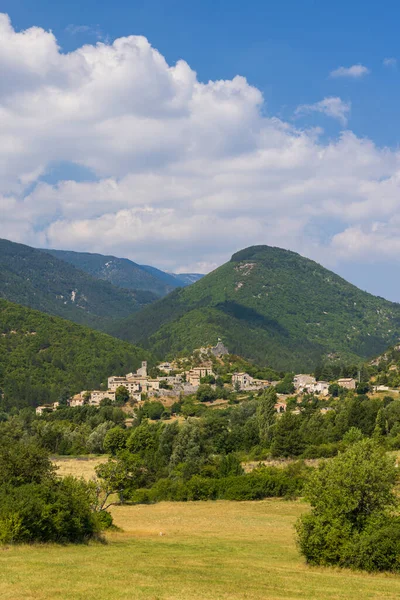 Tipik Köy Reilhanette Provence Fransa — Stok fotoğraf