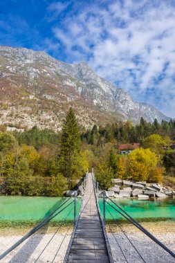 Soca Nehri üzerindeki halat köprüsü, Triglavski Ulusal Parkı, Slovenya