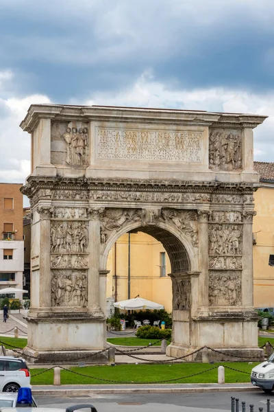 Arch Trajan Ősi Római Diadalív Benevento Campania Olaszország — Stock Fotó