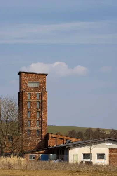 Torre Roja Muerte Sitio Unesco Con Inscripción Checo Ruda Vez —  Fotos de Stock