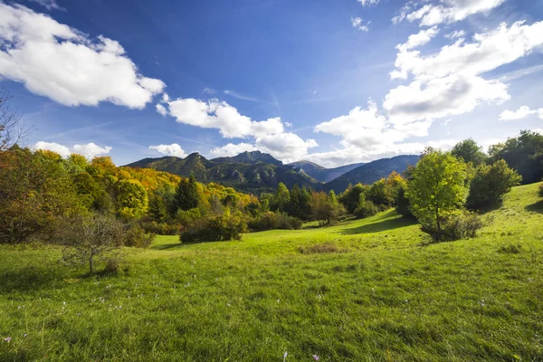 Podzimní Krajina Národním Parku Malá Fatra Vrcholem Velkého Rozsutce Slovensko — Stock fotografie