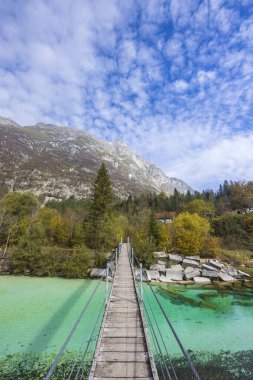 Soca Nehri üzerindeki halat köprüsü, Triglavski Ulusal Parkı, Slovenya