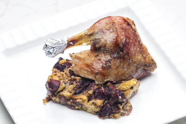 Bake Poultry Leg Served Stuffing Red Beans — Stock Photo, Image