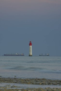 Ile de Re yakınlarındaki Phare de Chauvea gemileriyle La Rochelle, Pays de la Loire, Fransa